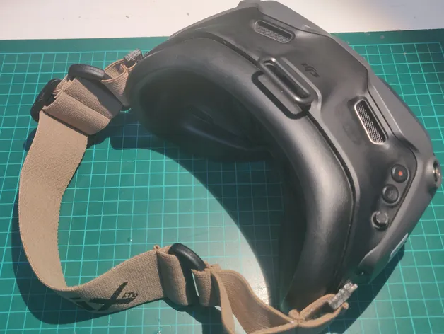 Photos of DJI goggles with buckle